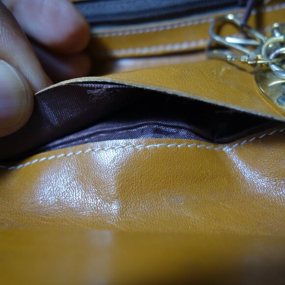 Vtg Fendi Roma Card & Key Case Holder Made In Italy, 2.5 in x 4.25 in (Folded) - Picture 13 of 16